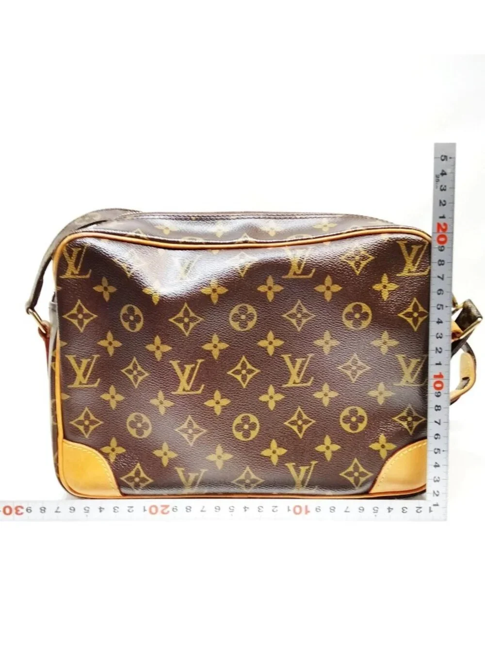 Authentic Louis Vuitton Nile Monogram Crossbody Bag Vintage LV